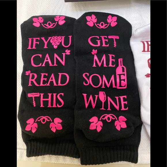 R- AS ❤️3/$30 If You Can Read This Bring Me Wine 2prSock - Picture 3 of 5